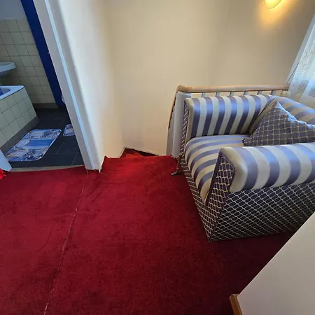 5 Bedrooms 3 Miles From Cenrre Appartement *