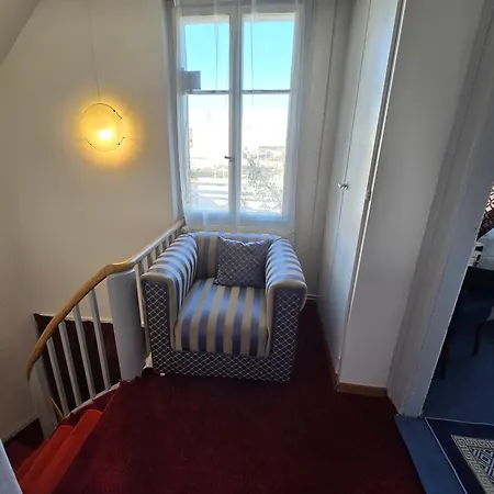 5 Bedrooms 3 Miles From Cenrre Appartement