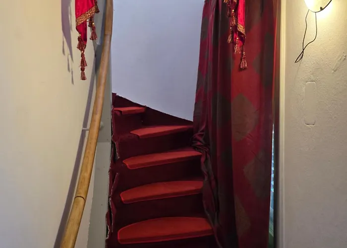 アパート 5 Bedrooms 3 Miles From Cenrre *