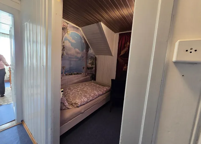 アパート 5 Bedrooms 3 Miles From Cenrre *