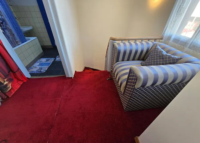 5 Bedrooms 3 Miles From Cenrre アパート *